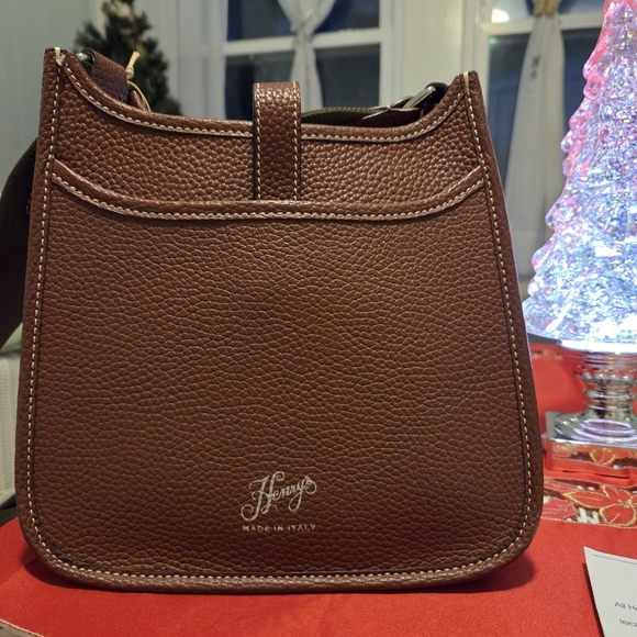 Henry's By Dooney & Bourke Small Crossbody In Chocolate NWT - Picture 5 of 16